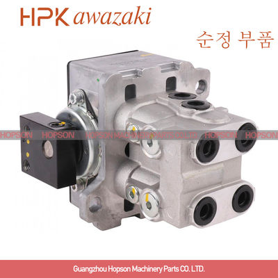 ZAX240-3 ZAX330-3 এর জন্য Hitachi Excavator ফুট পেডাল ভালভ 1024384 1024224 1022441